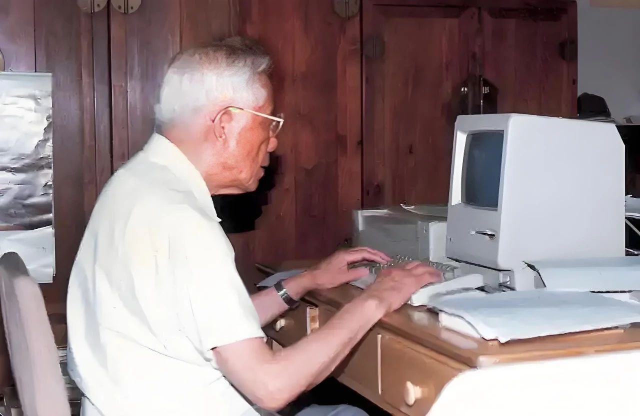 周培源學習計算機.jpg